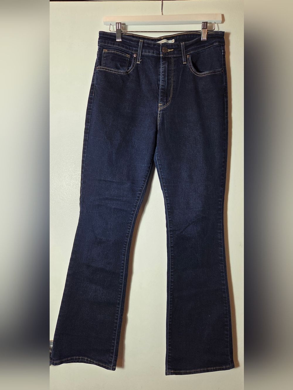 Levi's 725 High Rise Bootcut Jeans Size 30